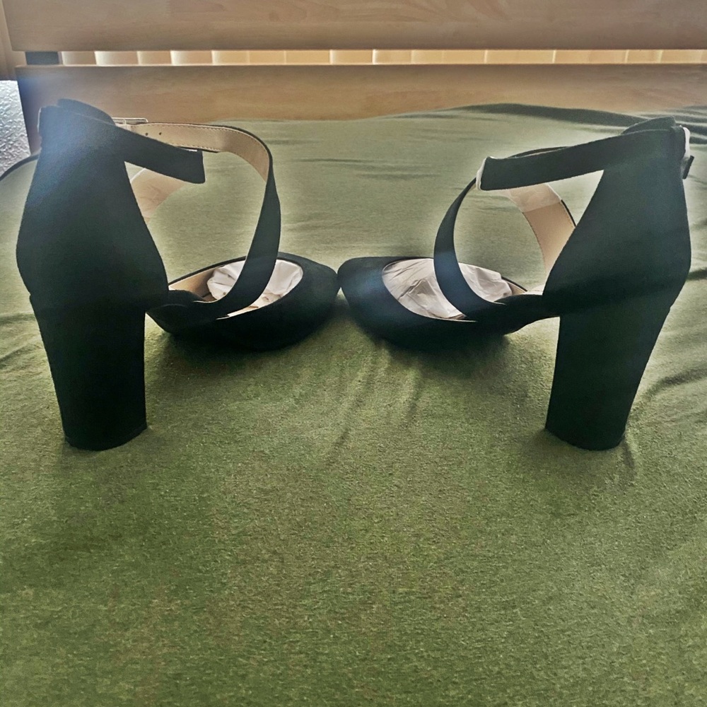 NIB Naturalizer Chunky Heel Size 11